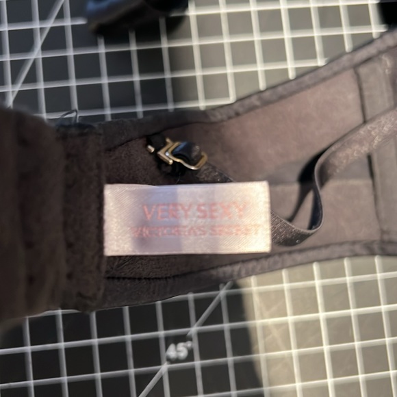 Victoria Secret 36B black satin bra - Picture 5 of 6